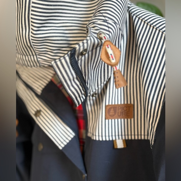 Picture Organic Clothing Brand women’s Katniss coat. Navy with stripes. Large. - Picture 2 of 10